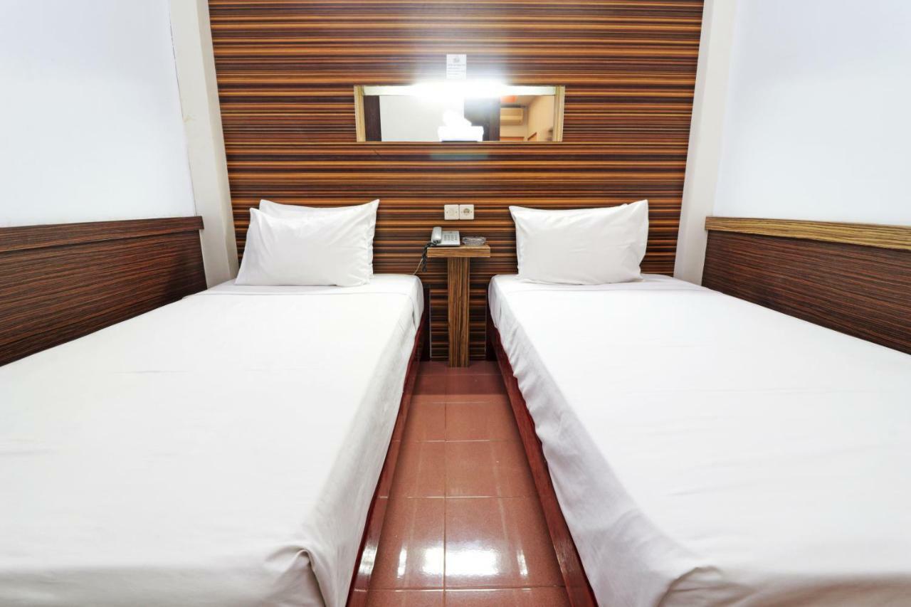Mutiara Sari Hotel Makassar Extérieur photo