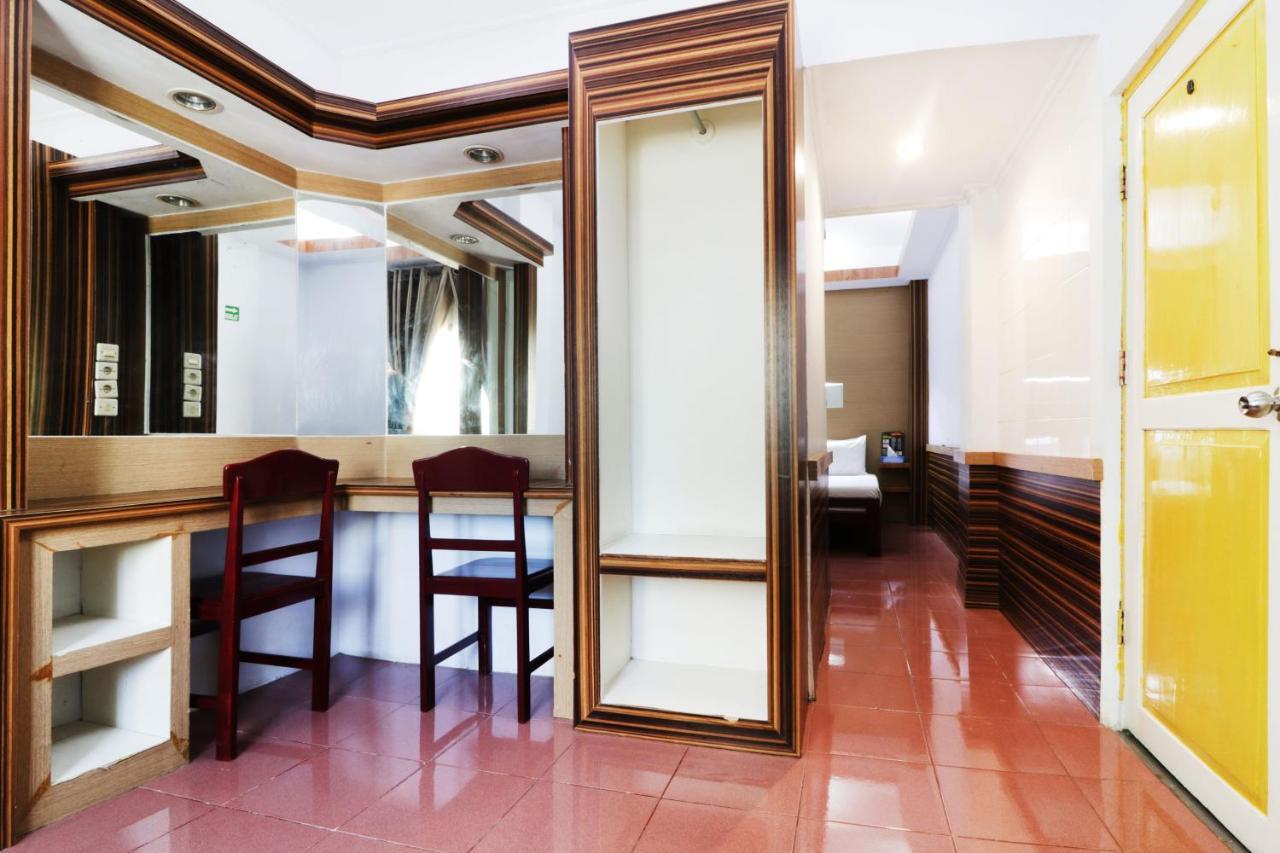 Mutiara Sari Hotel Makassar Extérieur photo